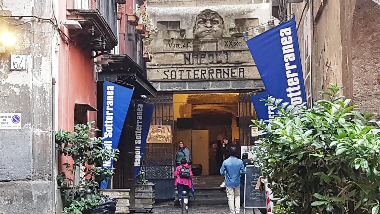Metro Duomo B&B Napoli Bagian luar foto
