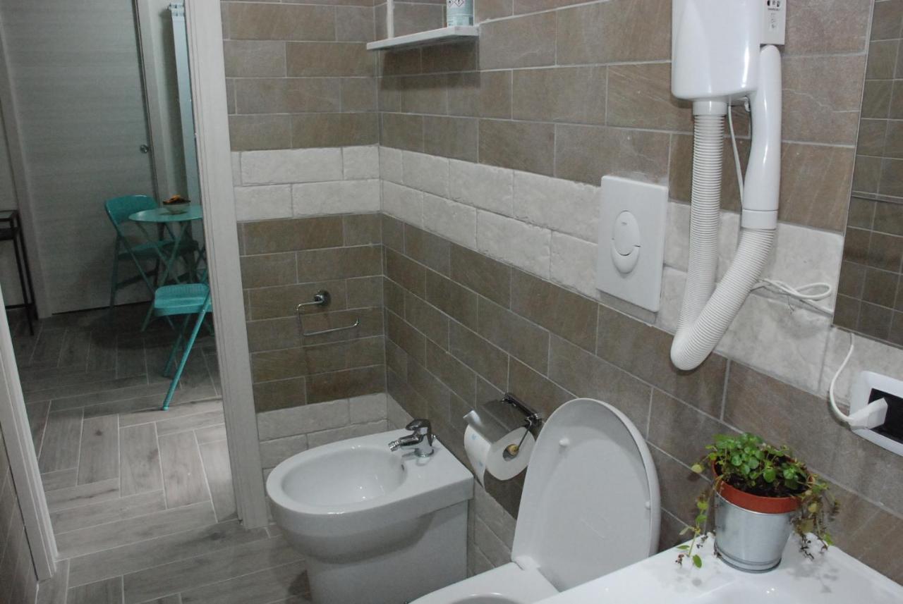 Metro Duomo B&B Napoli Bagian luar foto